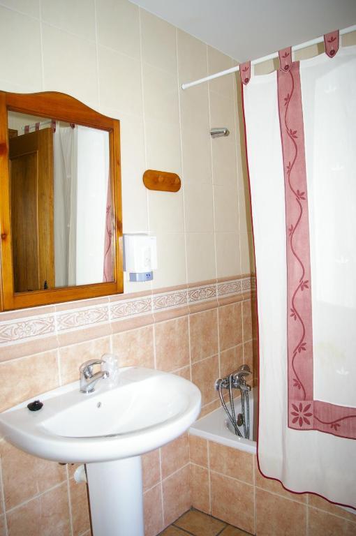 Hosteleria Santa Cruz Santa Cruz de la Serós Kamer foto